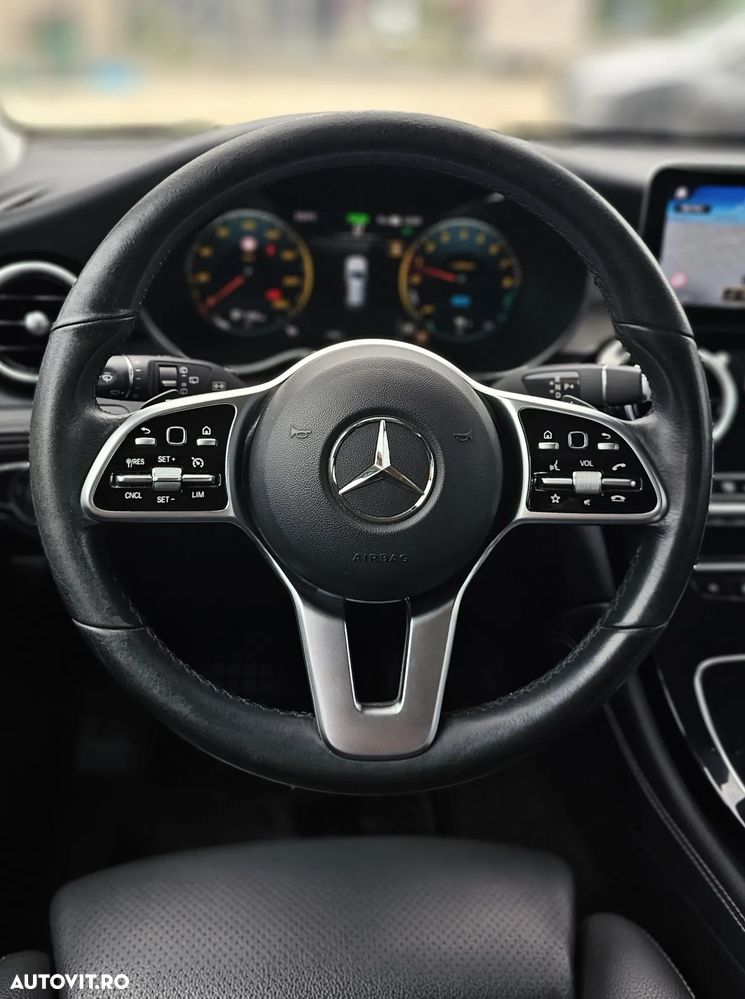 Mercedes-Benz GLC 300 e 4MATIC - 13