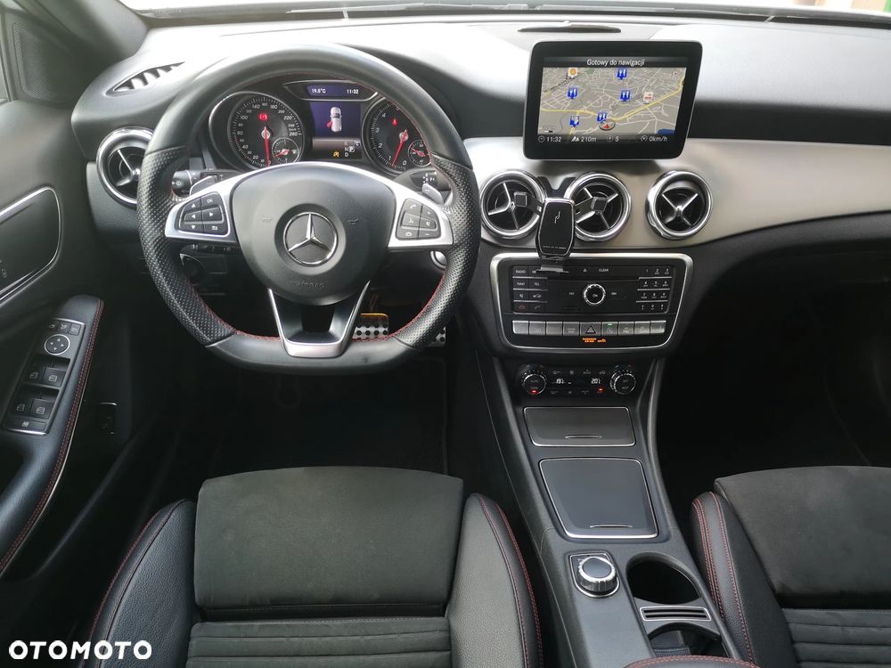 Mercedes-Benz GLA 220 4-Matic - 9