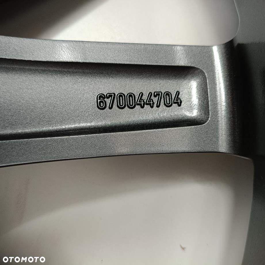 Alufelga 5x114,3 19 Maserati Levante 670044704 (F8441) - 6
