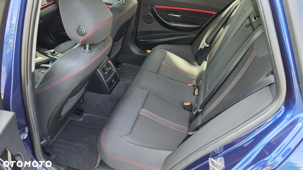 BMW Seria 3 320i xDrive Sport Line Shadow sport - 10