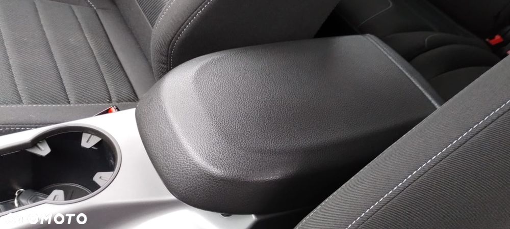 Ford Kuga 2.0 TDCi 2x4 Trend - 30