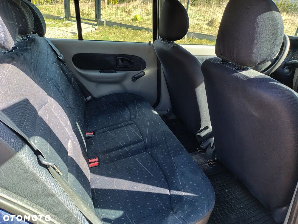 Renault Clio 1.2 16V Authentique - 8