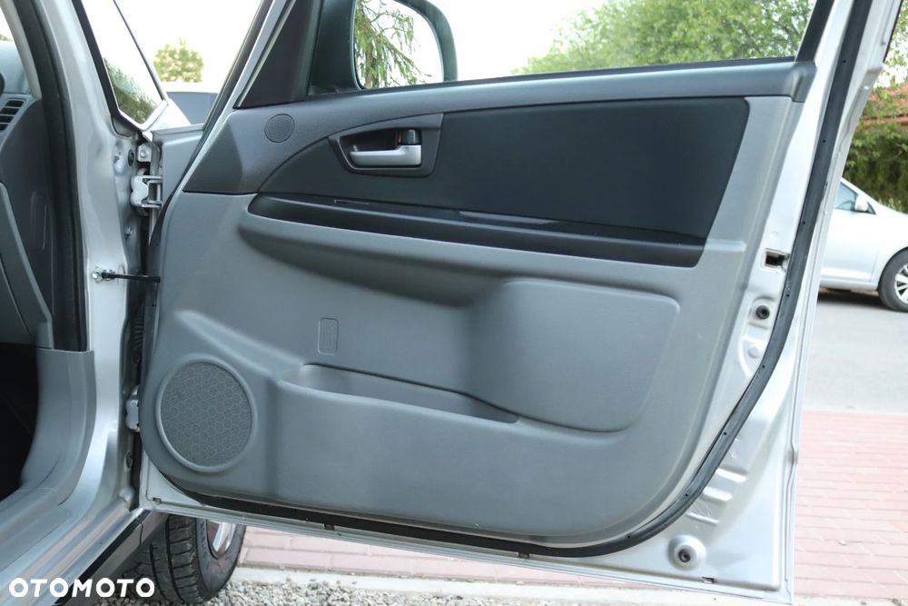 Suzuki SX4 1.6 VVT 4x4 Comfort - 29