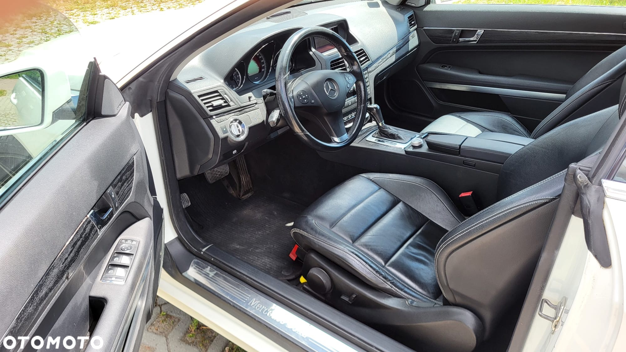 Mercedes-Benz Klasa E 250 CGI Cabrio BlueEFFICIENCY Automatik Avantgarde - 5