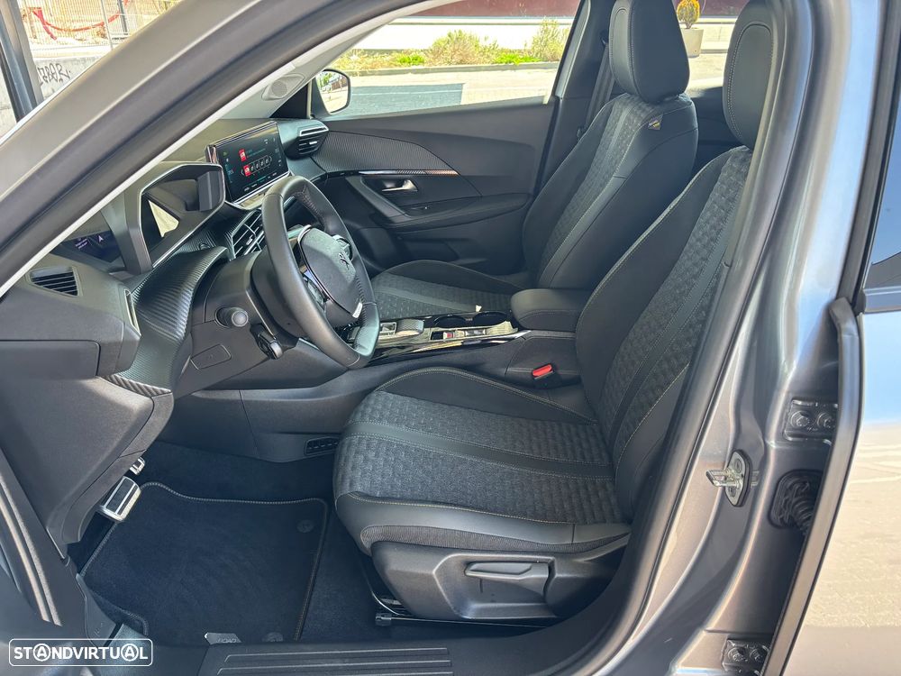Peugeot e-2008 Allure Pack - 12