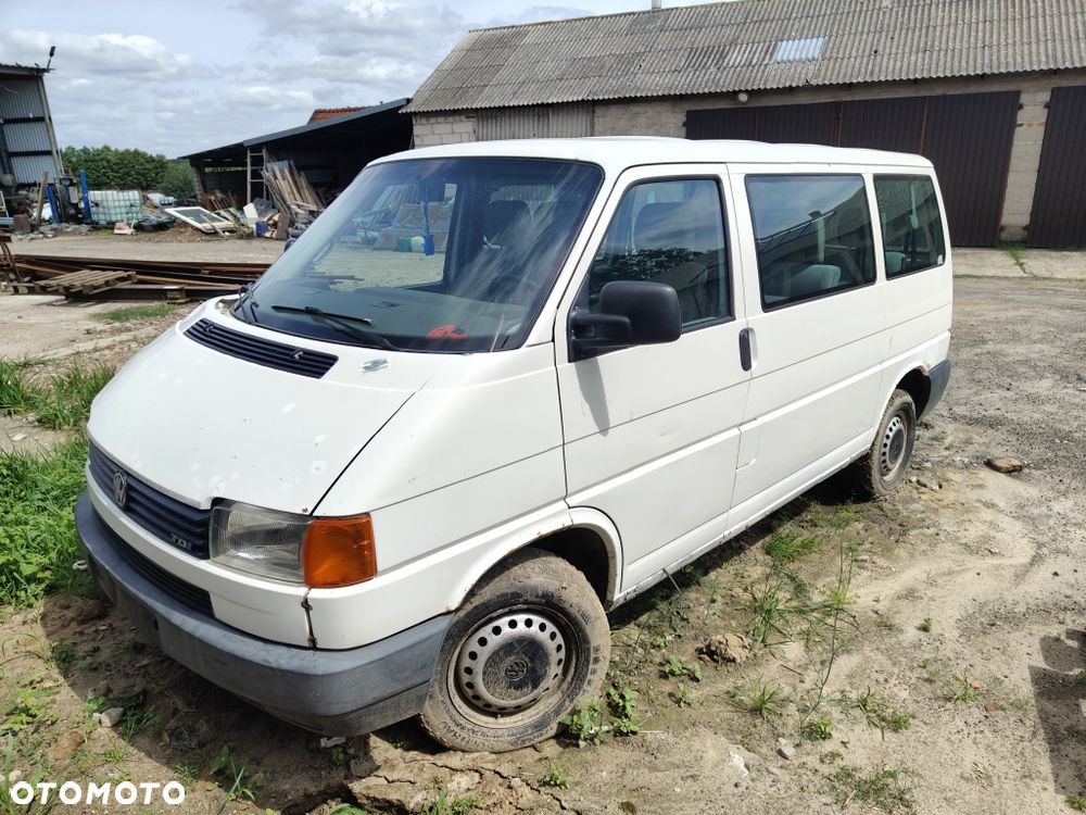 Volkswagen Caravelle - 3