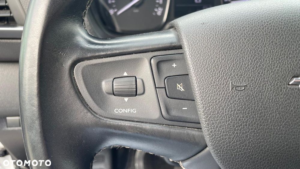 Opel Vivaro - 16