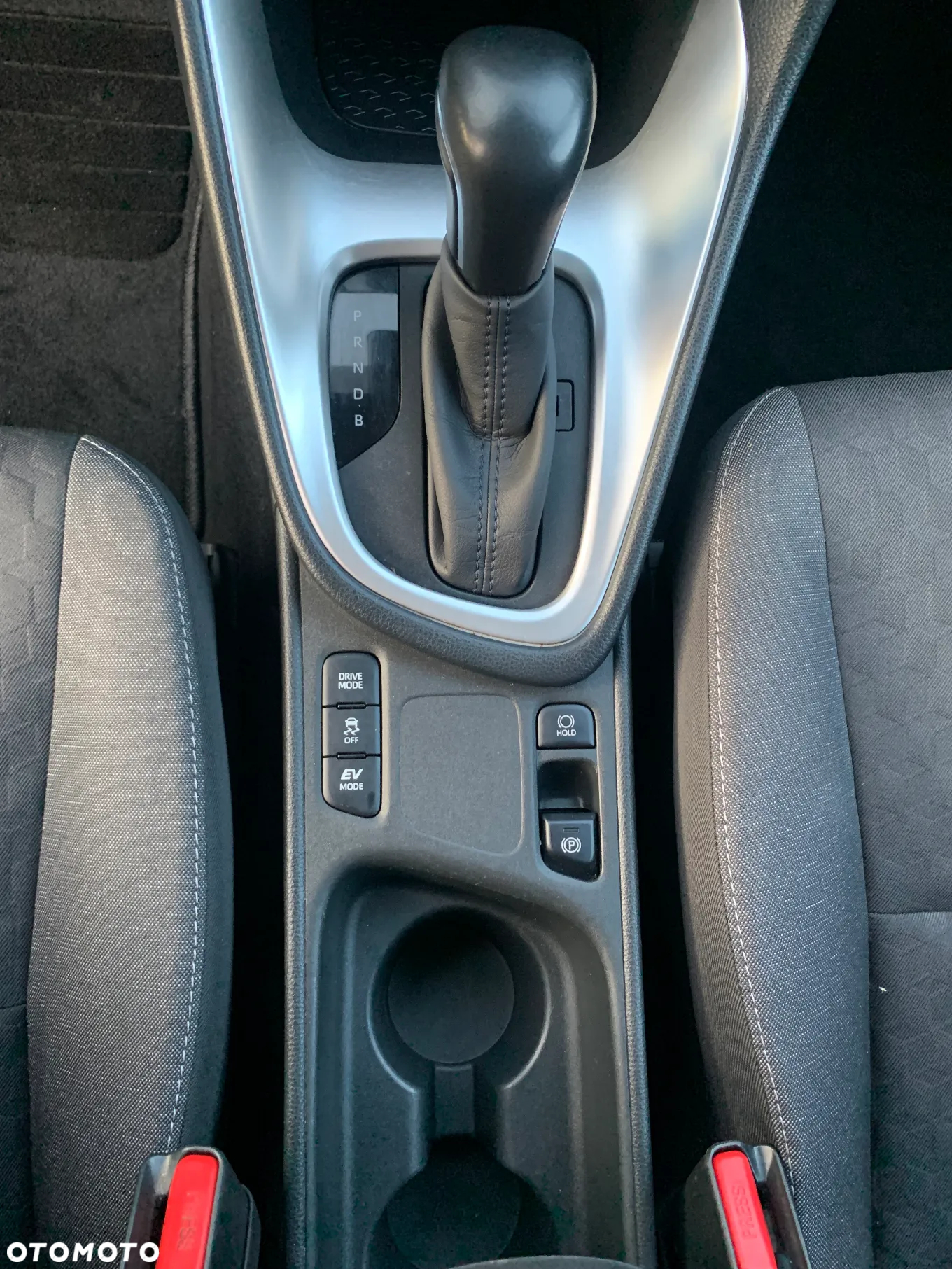 Toyota Yaris Hybrid 1.5 Executive - 31