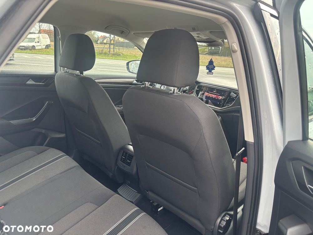 Volkswagen T-Roc - 10
