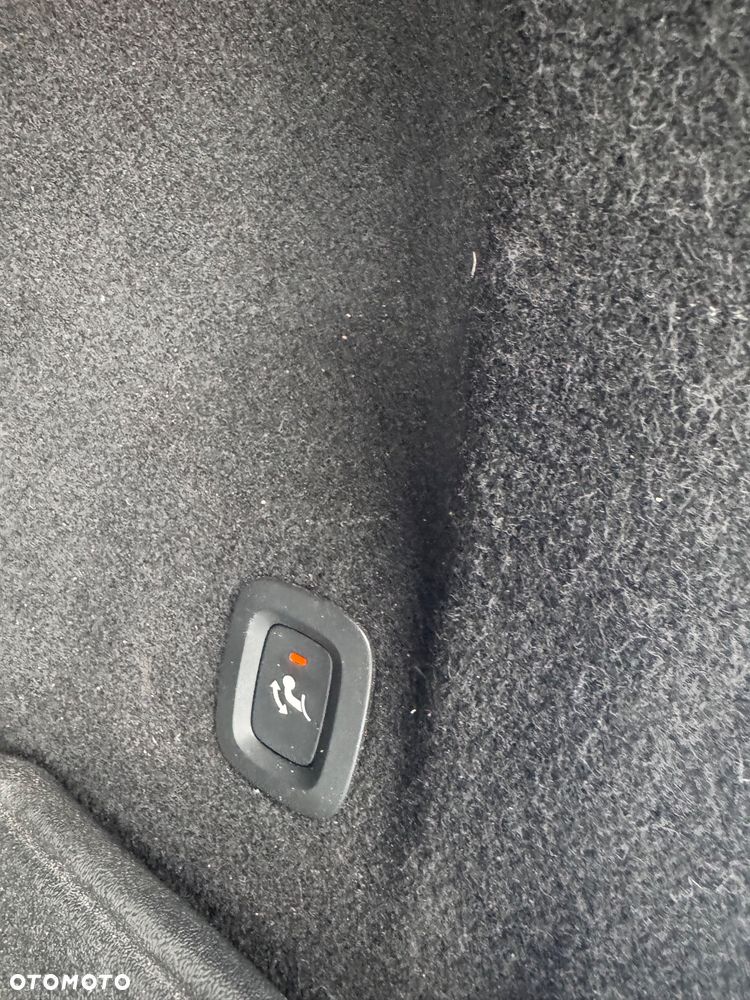 Volvo XC 60 D5 SCR AWD R-Design - 18