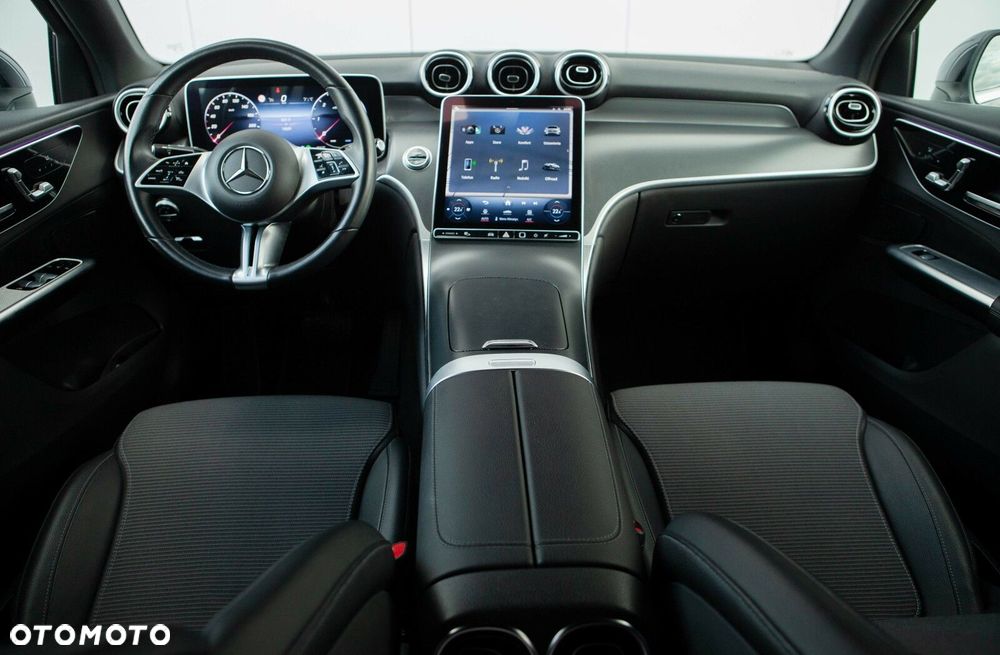 Mercedes-Benz GLC - 25
