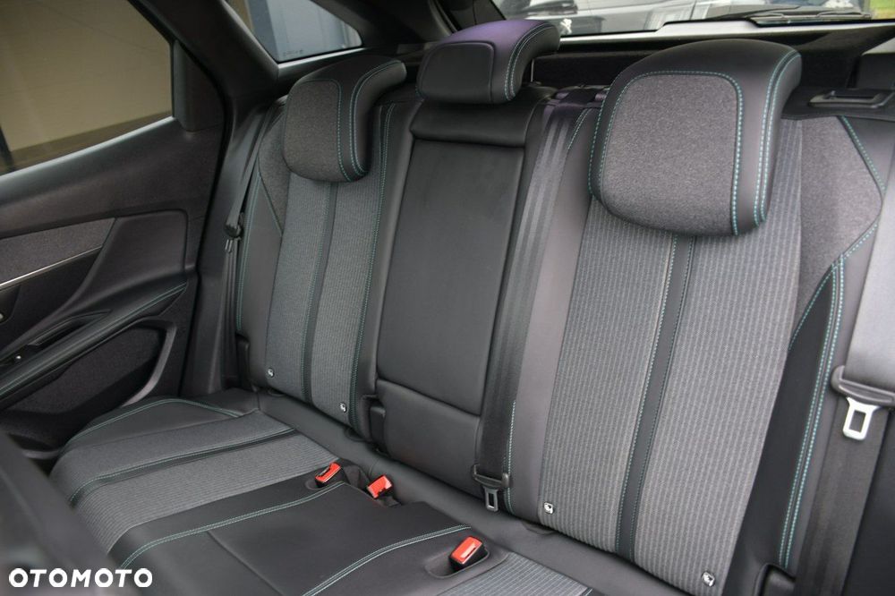 Peugeot 3008 1.6 PureTech Hybrid PHEV Allure Pack S&S EAT8 - 11