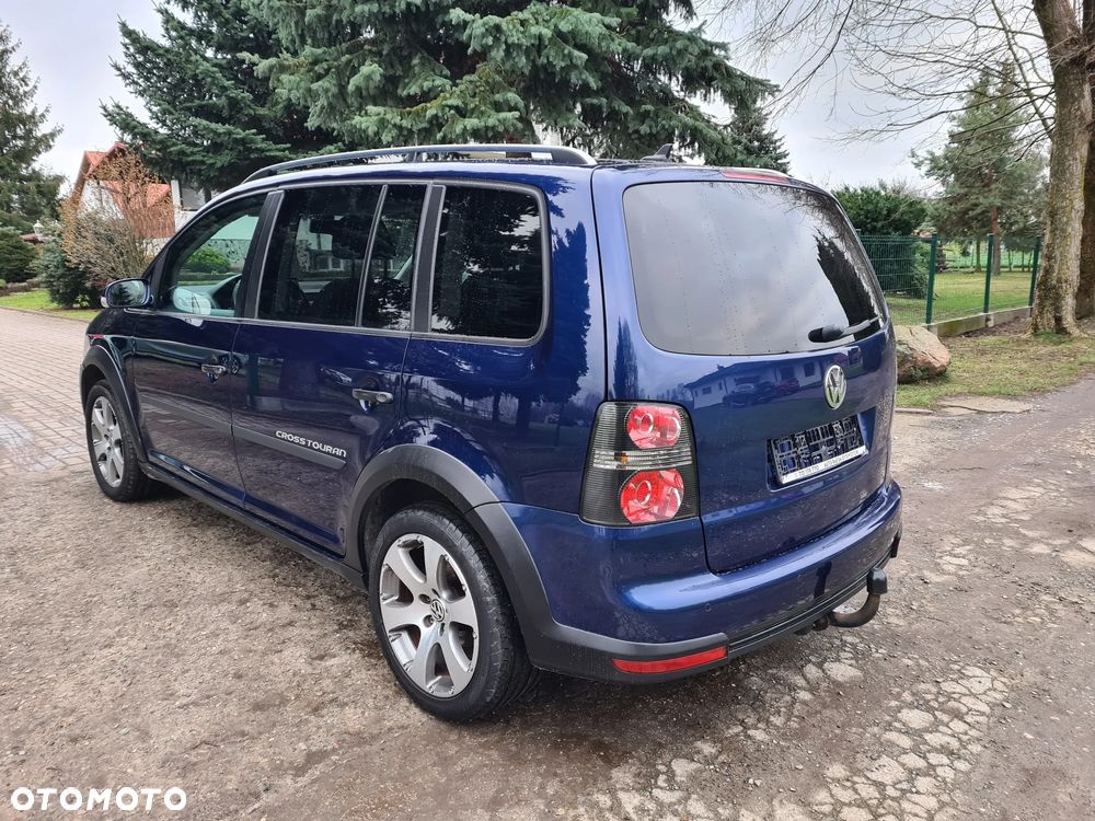 Volkswagen Touran - 3