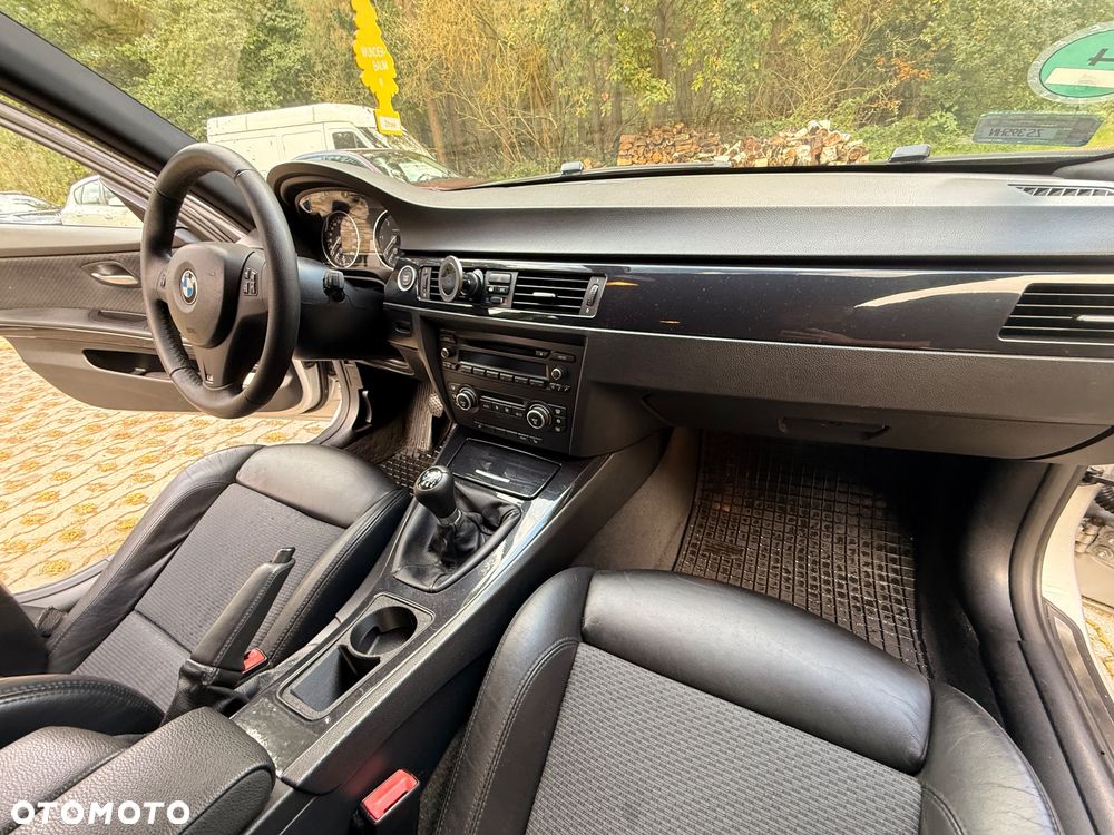 BMW Seria 3 318d - 15