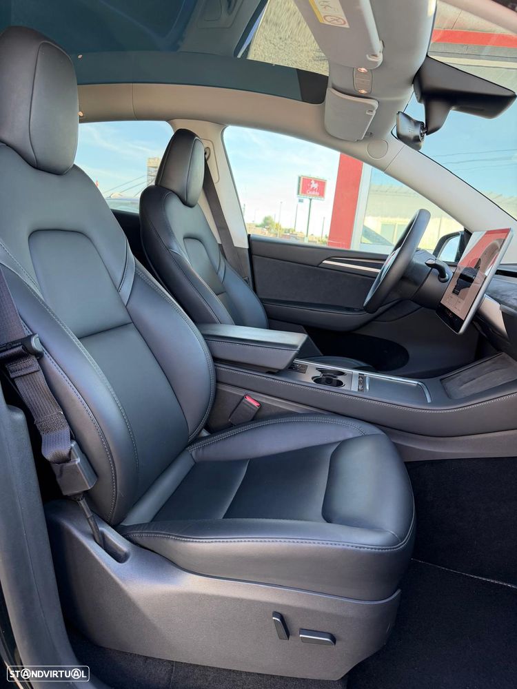 Tesla Model Y Performance Dual Motor AWD - 13