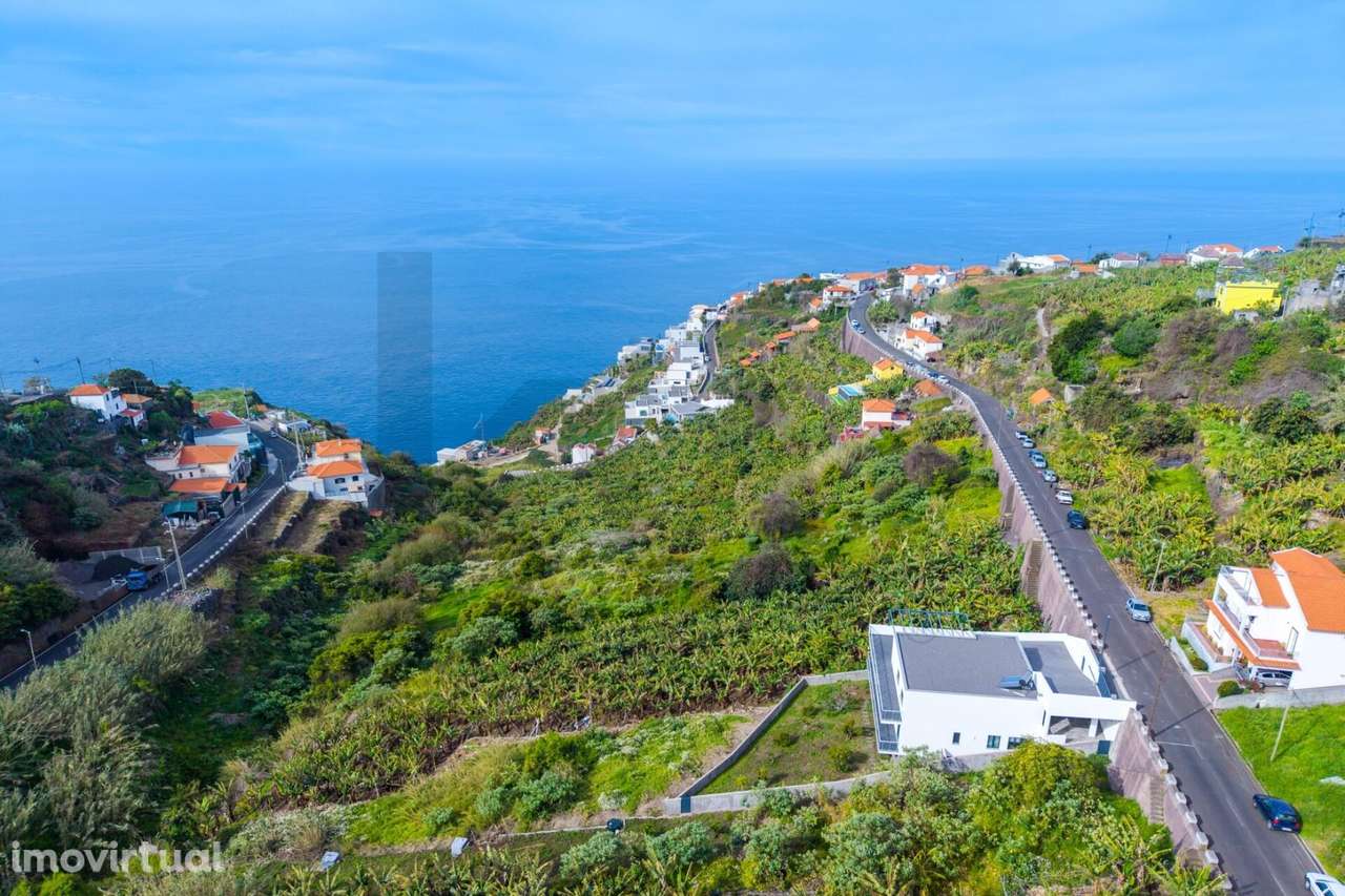 Terreno Exclusivo com 1112 m2 – Vista Mar e Localização Premium no Lom - Grande imagem: 2/25