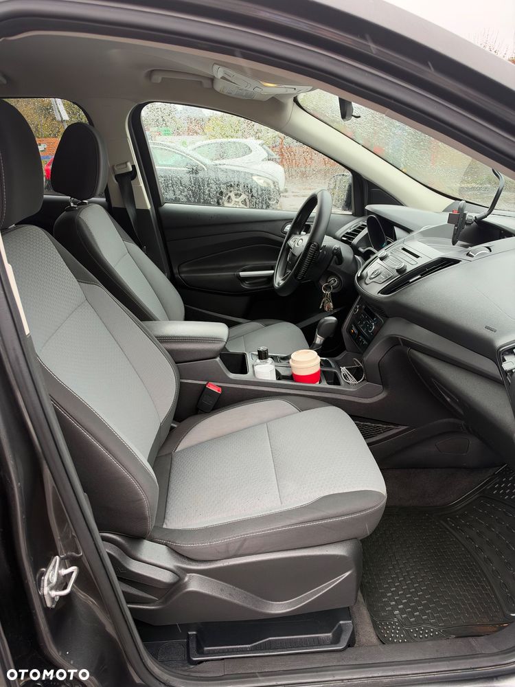 Ford Escape 2.0 EcoBoost AWD Titanium - 9
