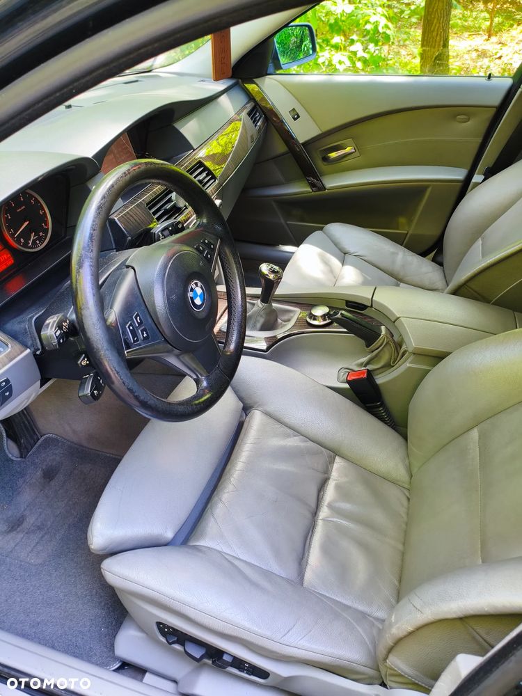 BMW Seria 5 545i - 6