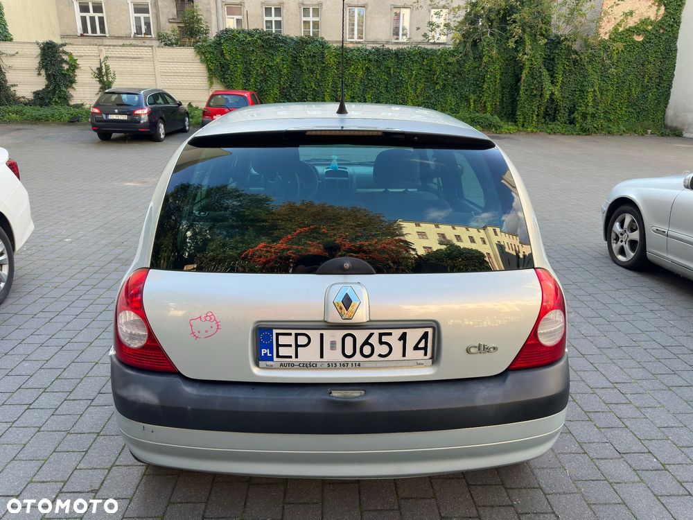 Renault Clio - 10