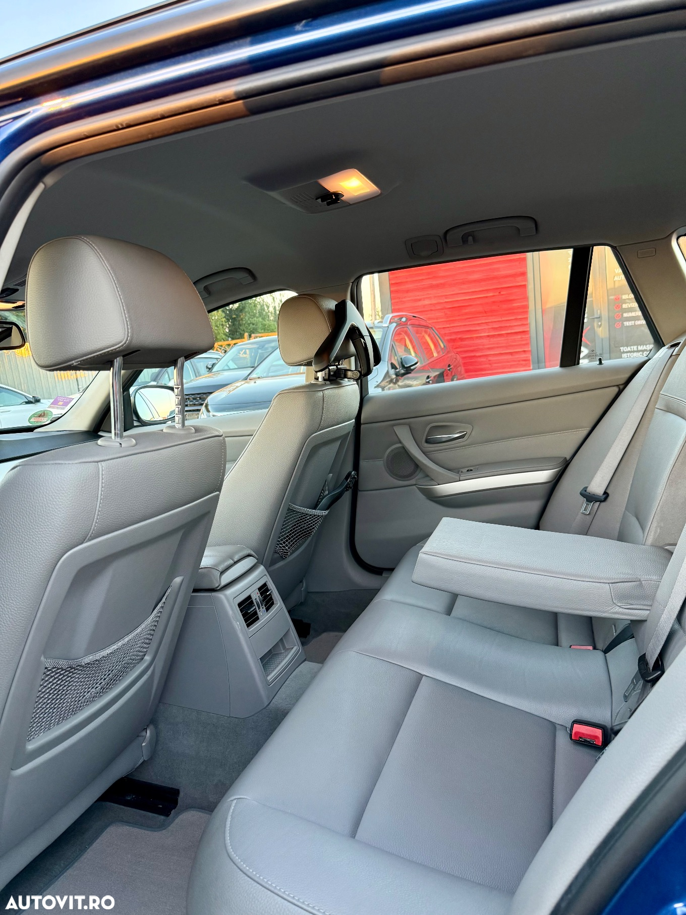 BMW Seria 3 320d DPF Touring - 9