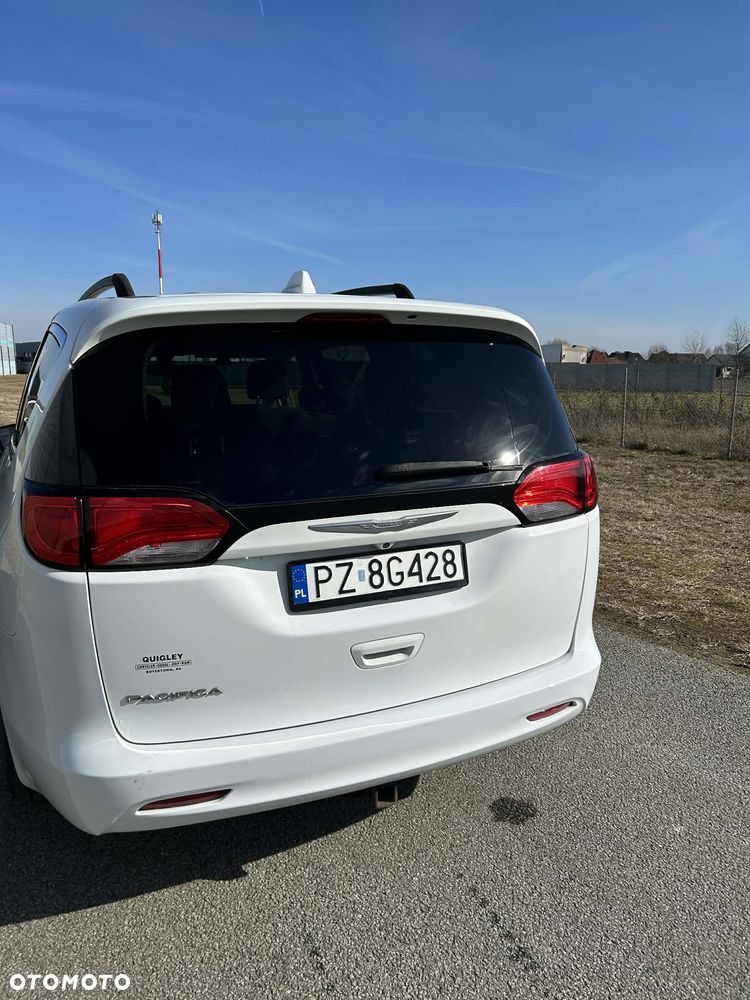 Chrysler Pacifica - 6
