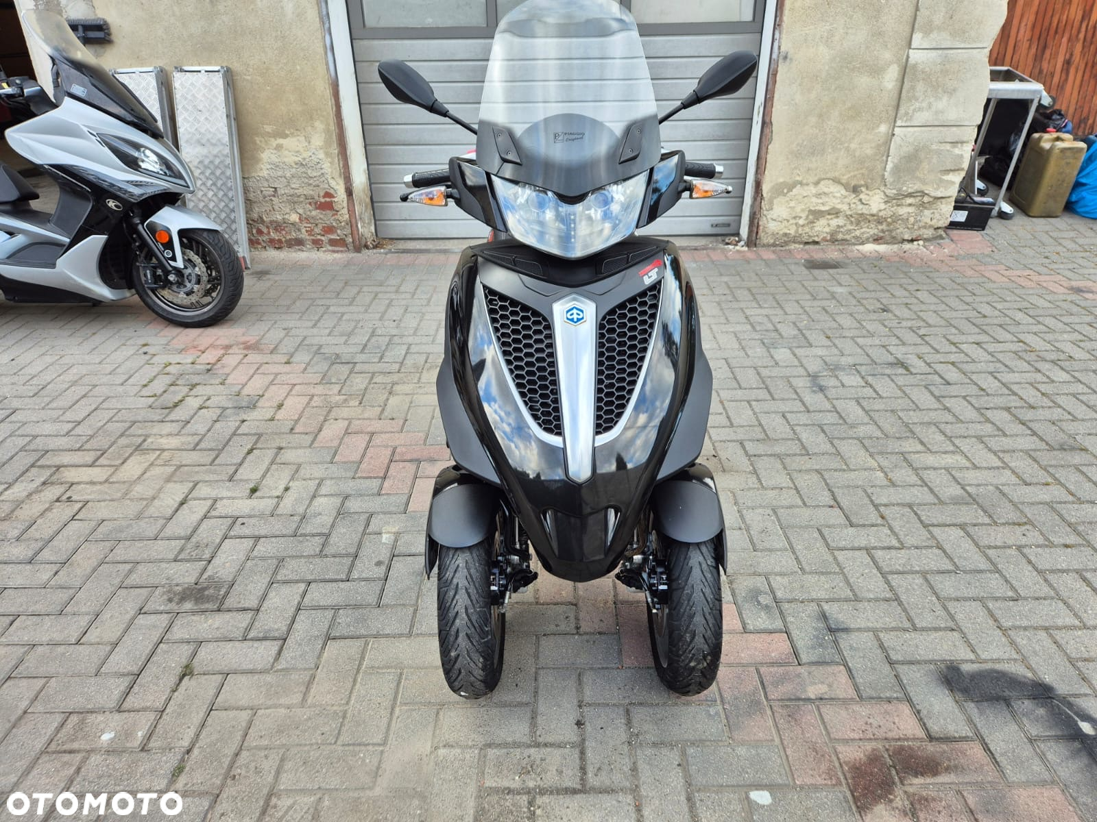 Piaggio MP-3 - 2