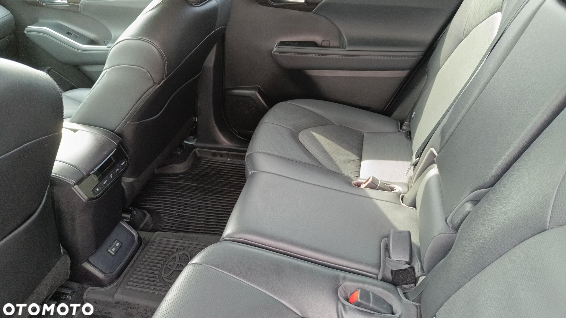 Toyota Highlander - 13