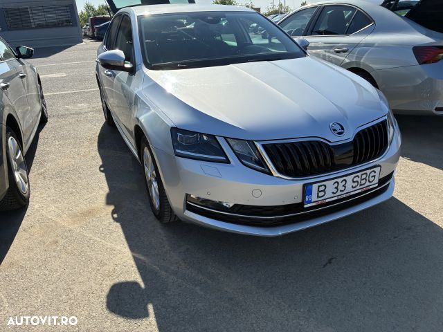 Skoda Octavia 2.0 TDI DSG Ambition - 1