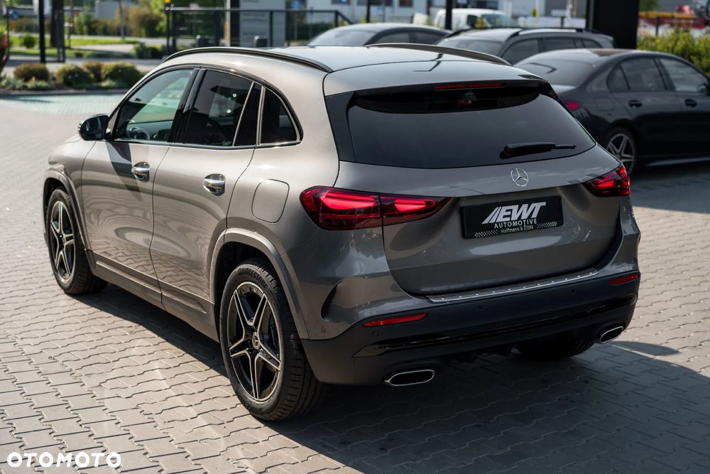 Mercedes-Benz GLA 200 AMG Line - 4