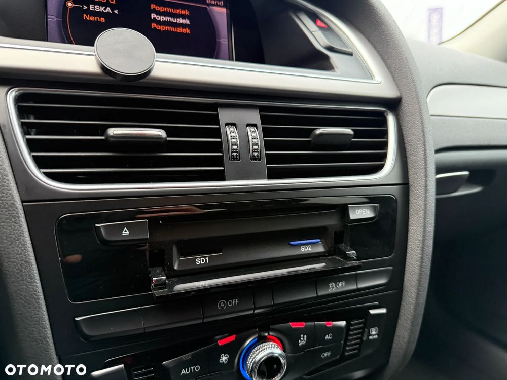 Audi A4 Avant 2.0 TDI ultra - 32