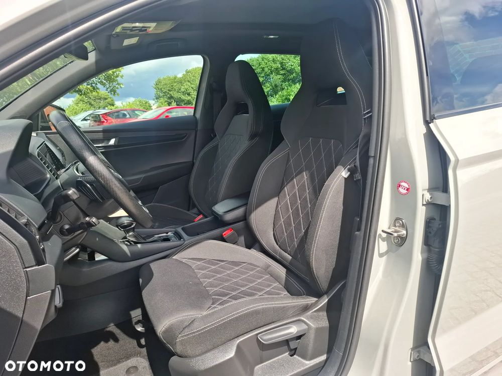 Skoda Karoq 2.0 TDI SCR 4x4 DSG Sportline - 18