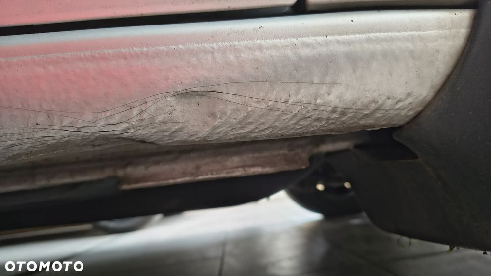 Skoda RAPID 1.2 TSI Active - 28