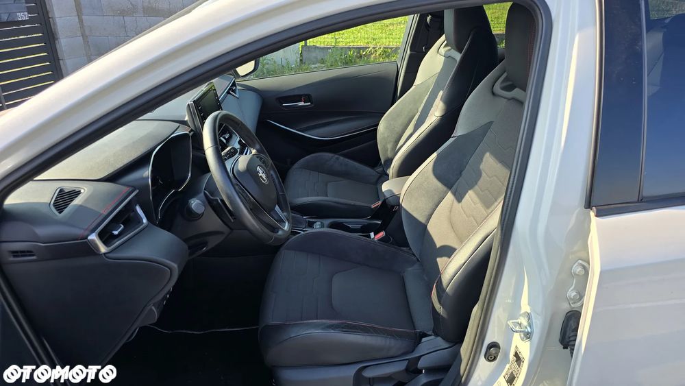 Toyota Corolla 2.0 Hybrid Executive - 7