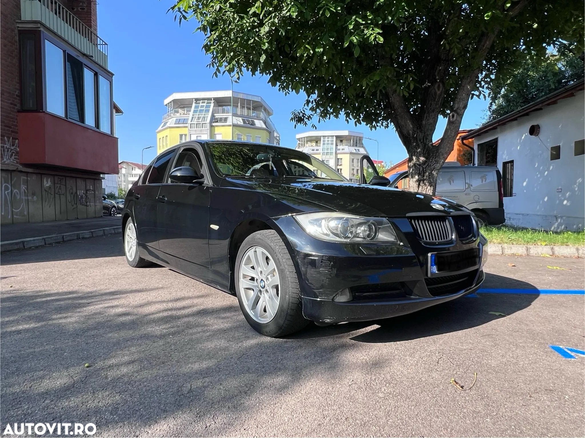 BMW Seria 3 318i Touring - 17