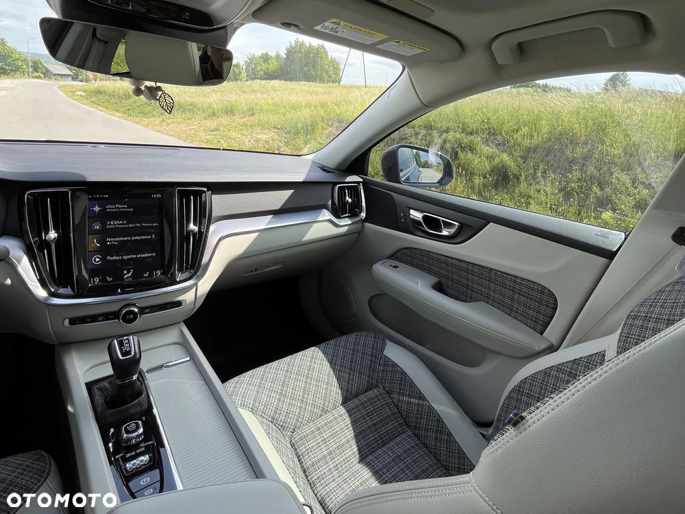 Volvo S60 T6 AWD Momentum Pro - 14