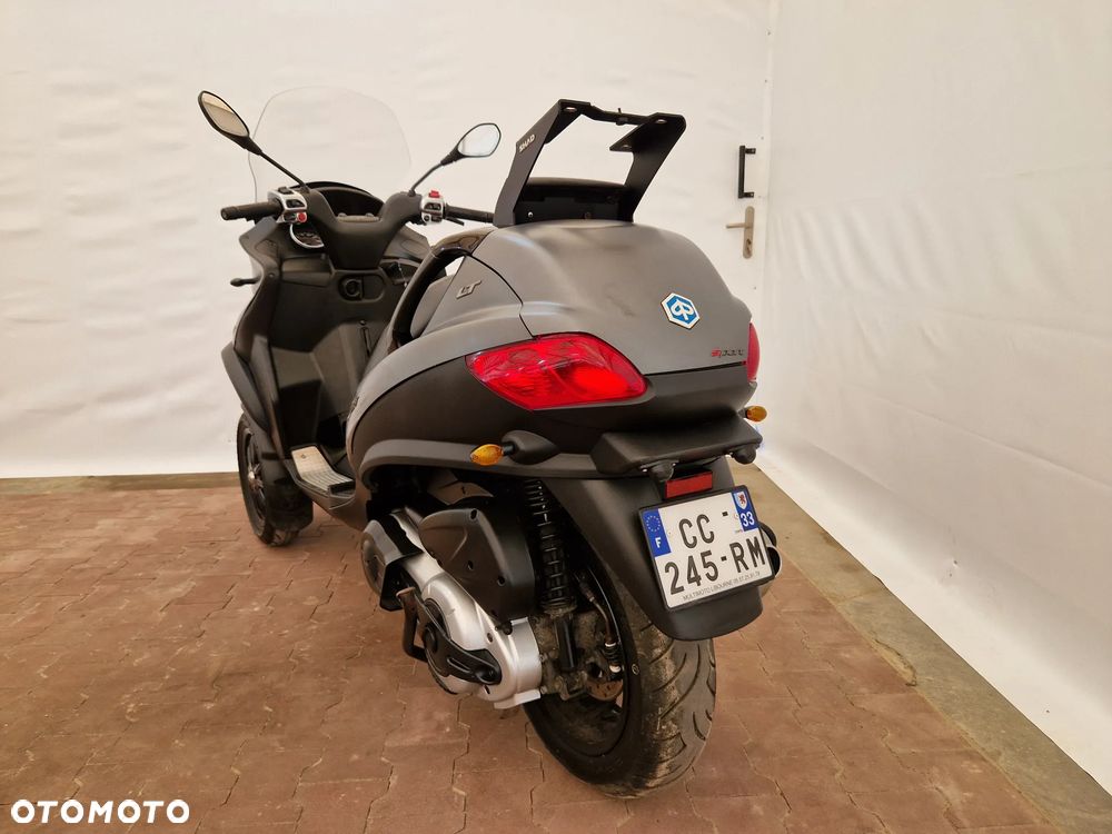 Piaggio MP-3 - 5