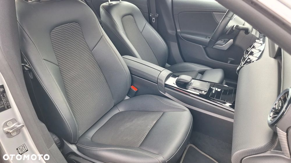 Mercedes-Benz CLA 200 7G-DCT - 14