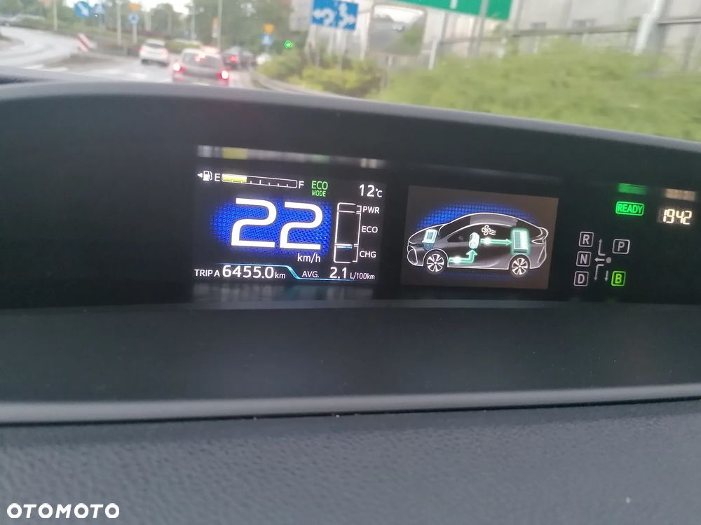 Toyota Prius Hybrid - 27