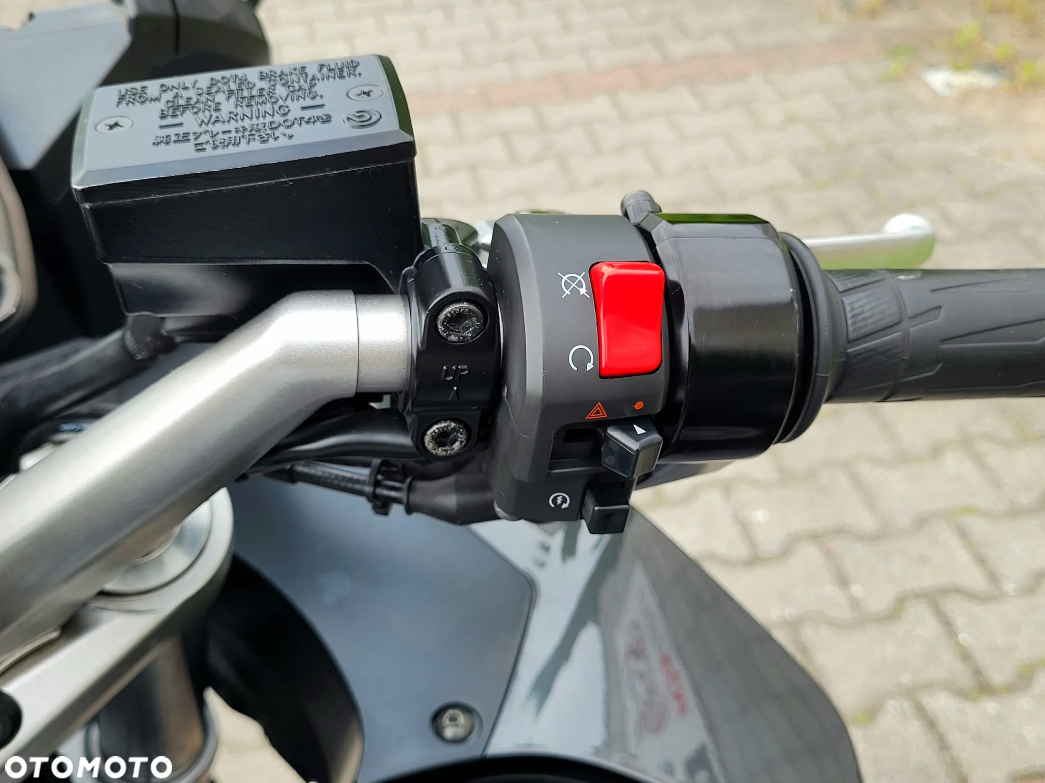 Yamaha FJR - 12