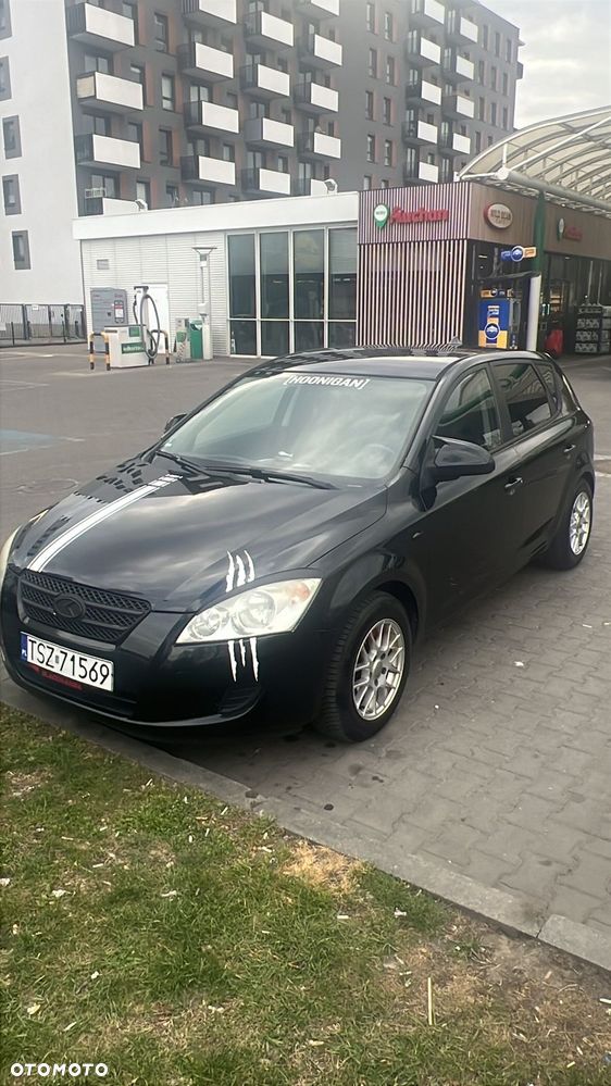 Kia Ceed - 1