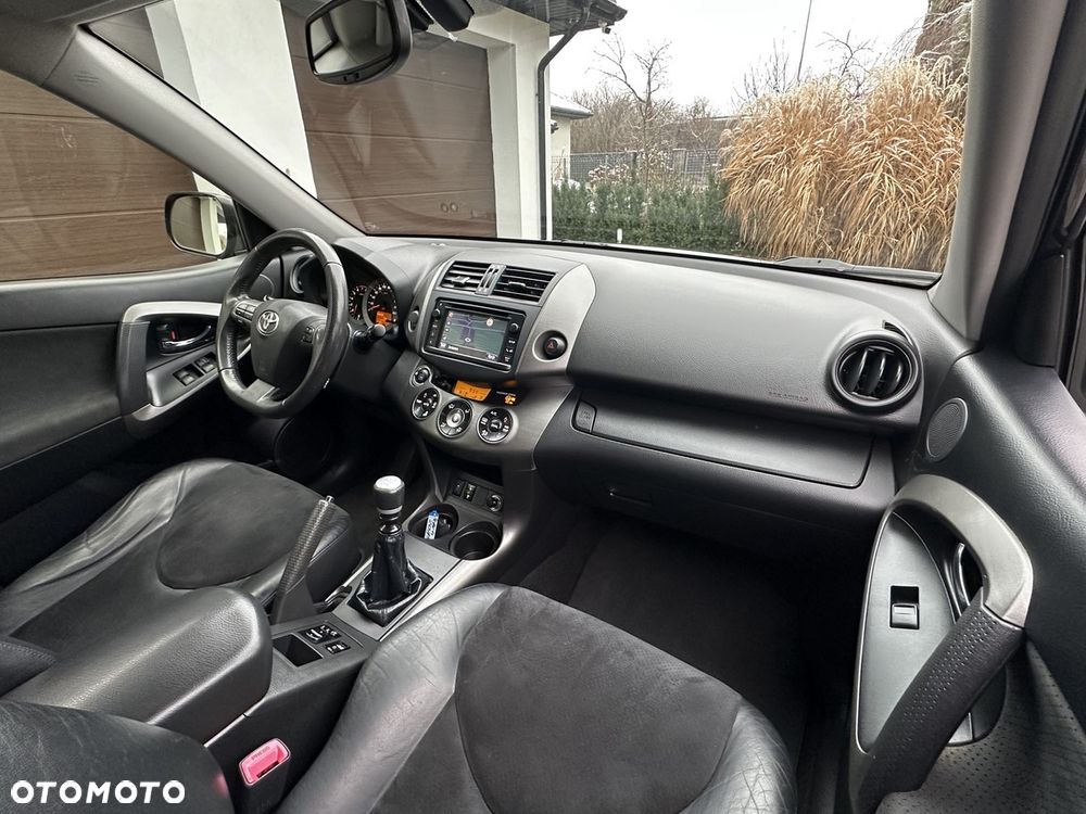 Toyota RAV4 2.0 VVT-i Premium - 27