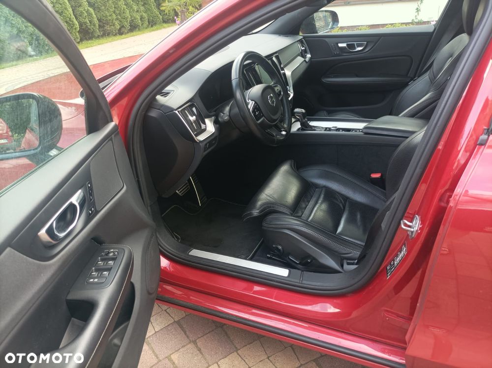 Volvo S60 T6 AWD R-Design - 10