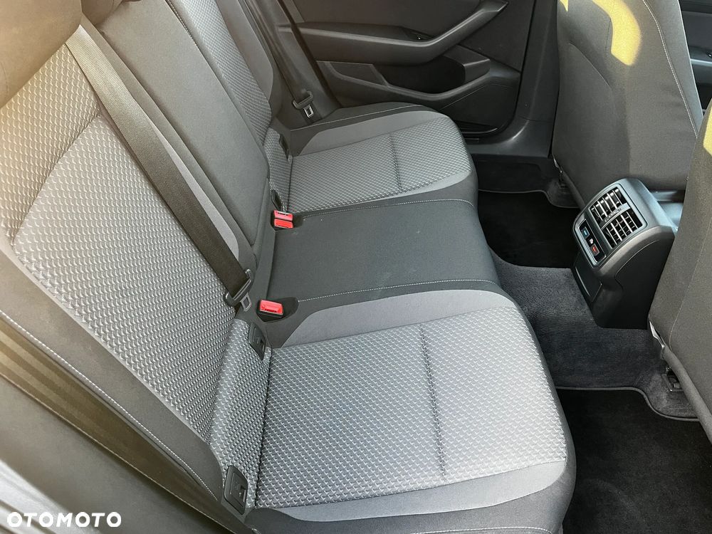 Volkswagen Passat 1.4 TSI BMT Trendline - 27