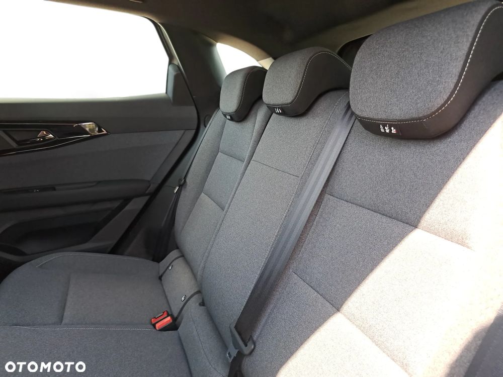 Renault Austral 1.3 TCe mHEV Equilibre - 26
