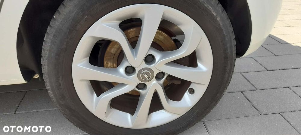 Opel Corsa 1.4 16V Cosmo - 12