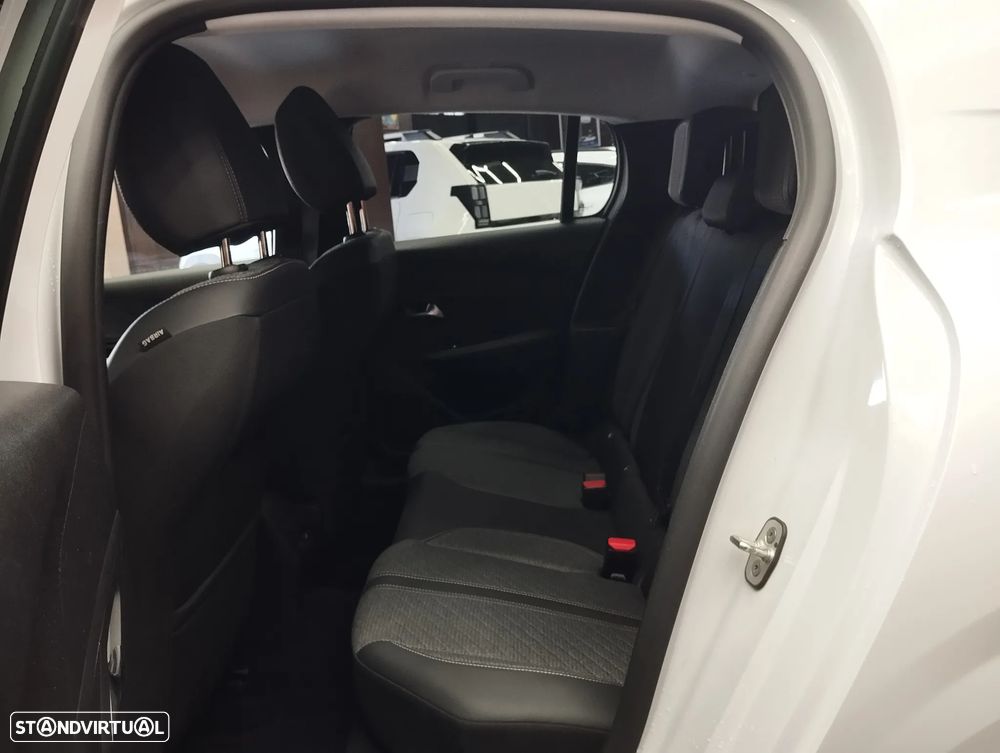 Peugeot 208 1.2 Hybrid Allure e-DCS6 - 14