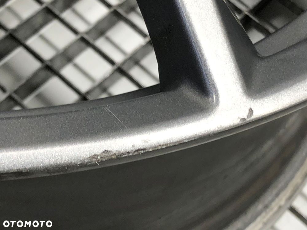 FELGA ALUMINIOWA 18 8,5J 5X120 CENTR 72 ET 35  BMW   ADV11 8518 - 6