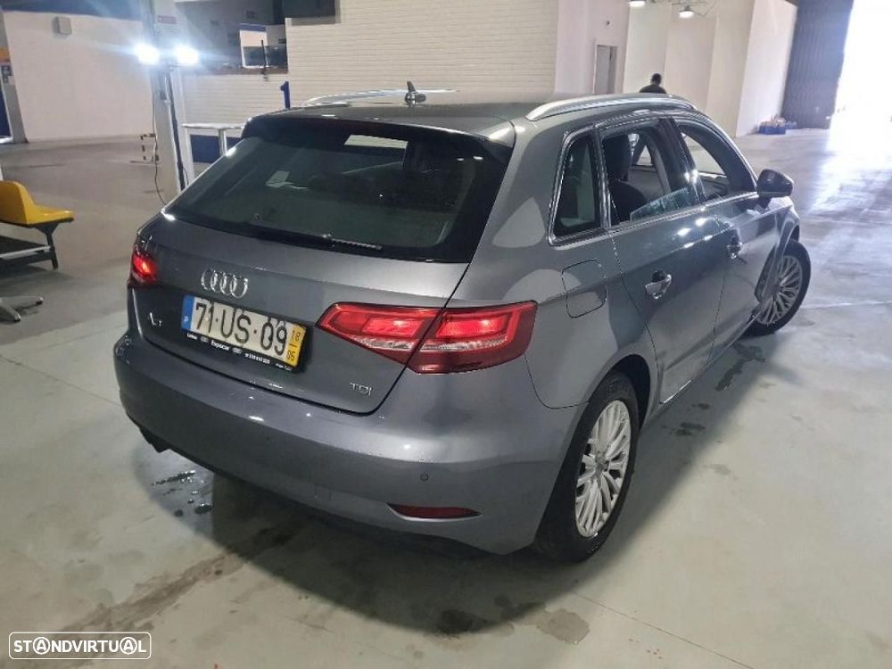 Audi A3 Sportback 2.0 TDI Design - 23