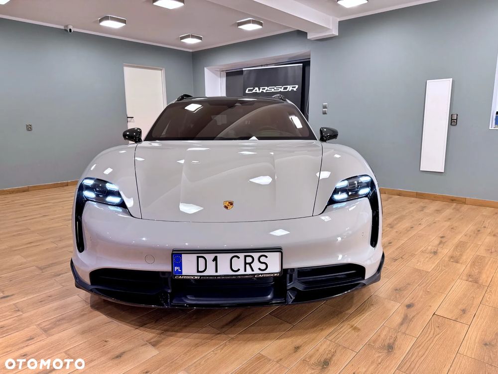 Porsche Taycan - 17