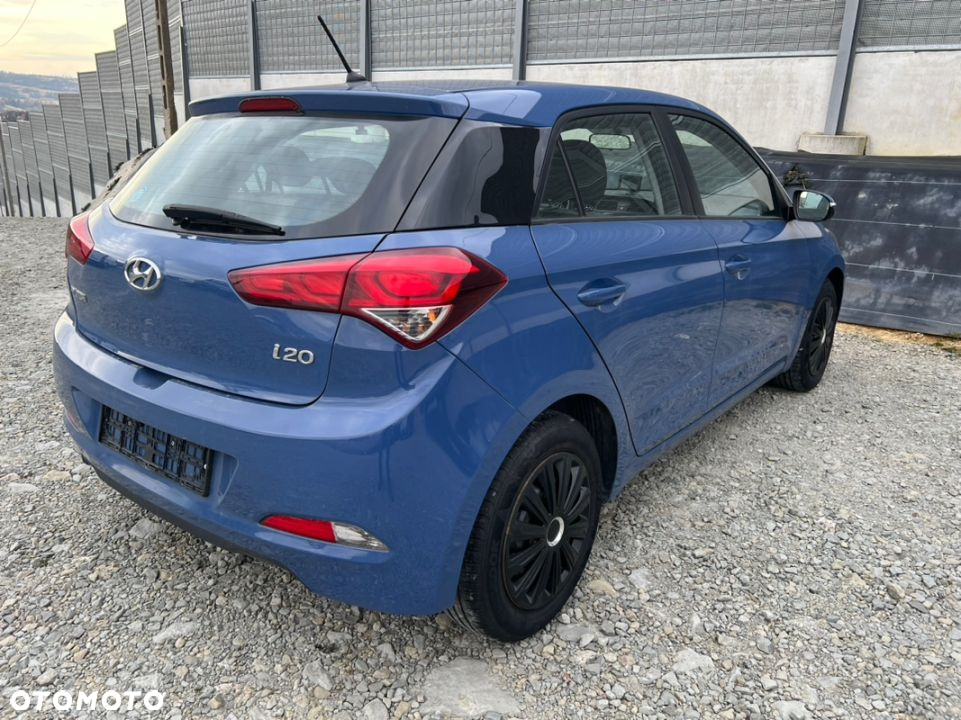 Hyundai i20 blue 1.2 - 10